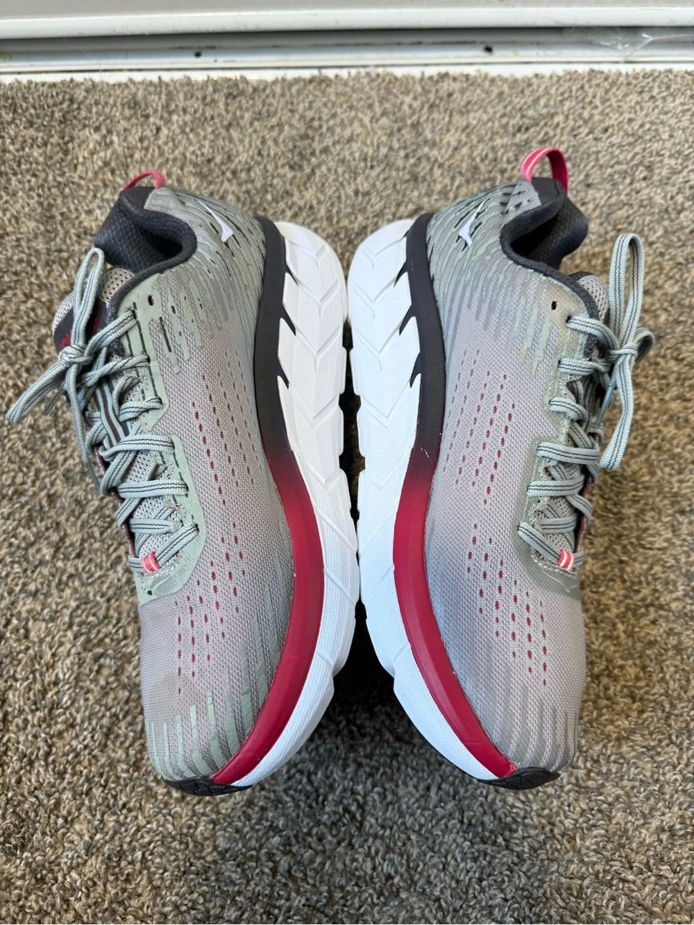 Hoka clifton 5 size 11 Grey and Red Men's Running Shoes - Picture 3 of 8